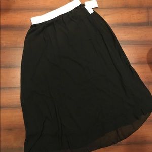 Black and White LulaRoe Lucy Skirt